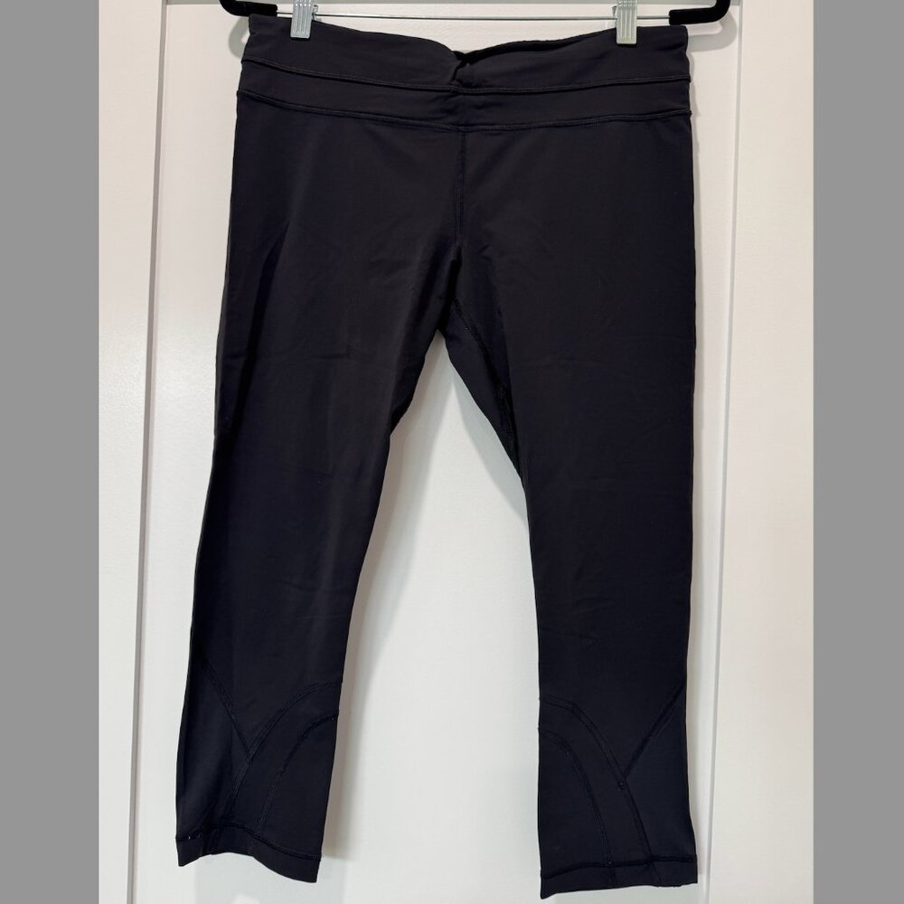 Lululemon Athletica Capri Leggings in Black -- Size 10